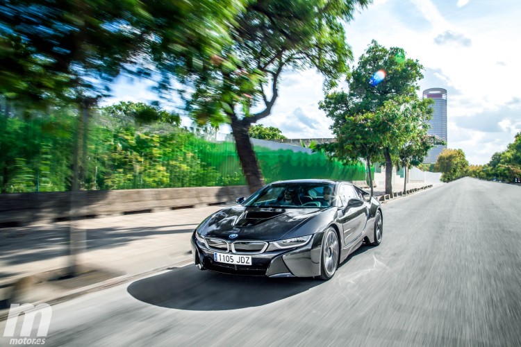 BMW i8 goes for a photoshoot in Seville, Spain