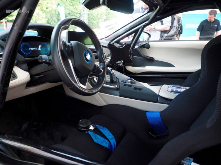 BMW-i8-Safety-Car-design-23