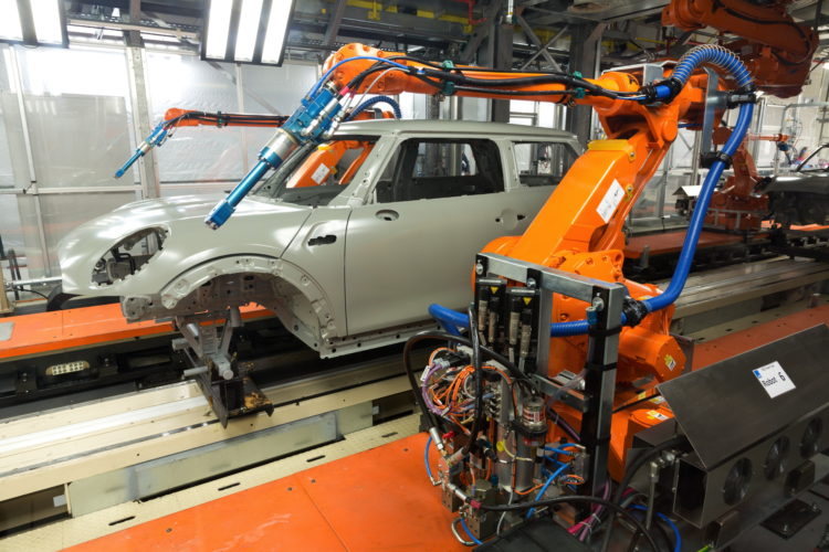 BMW Refutes Rumors About Selling MINI Plant Oxford To Great Wall