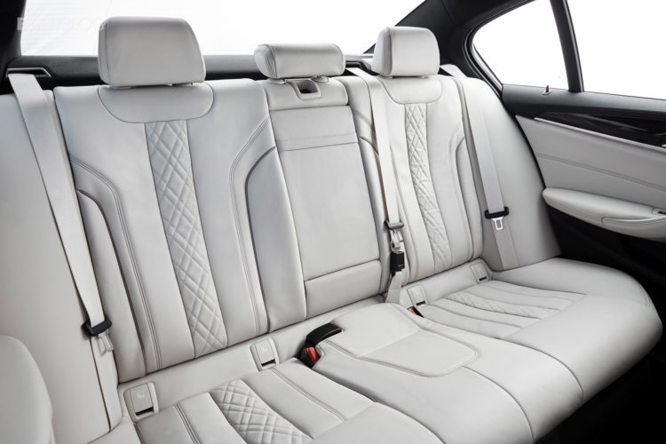 BMW-G30-5-Series-M-Sport-interior-34
