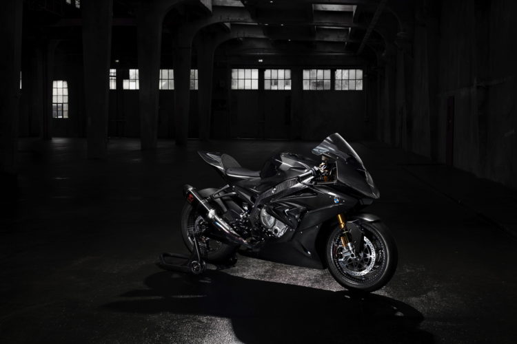 BMW introduces the BMW HP4 RACE with a full carbon fiber main frame