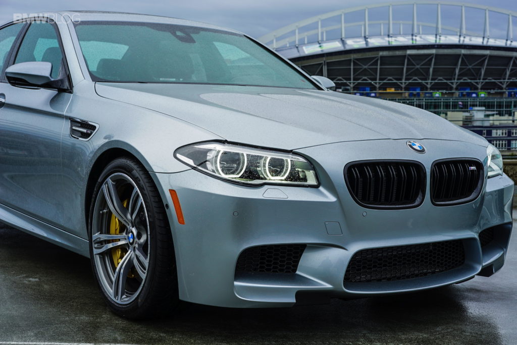 M5 Comp Silver Real life photos of the 2016 BMW M5 Pure Metal Silver Edition