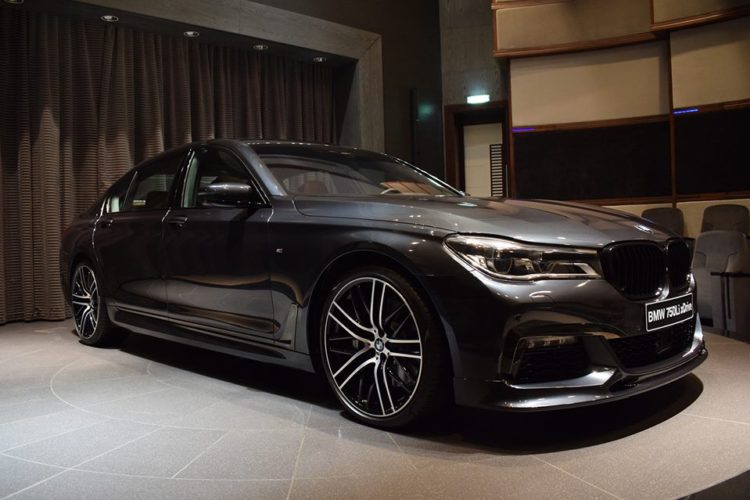 BMW 750Li Wears 3D Design Front Spoiler in Abu Dhabi