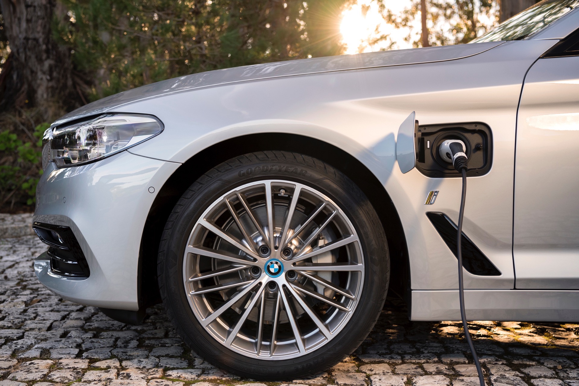 BMW 530e Touring: Is the plug-in hybrid station wagon coming? | i NEW CARS