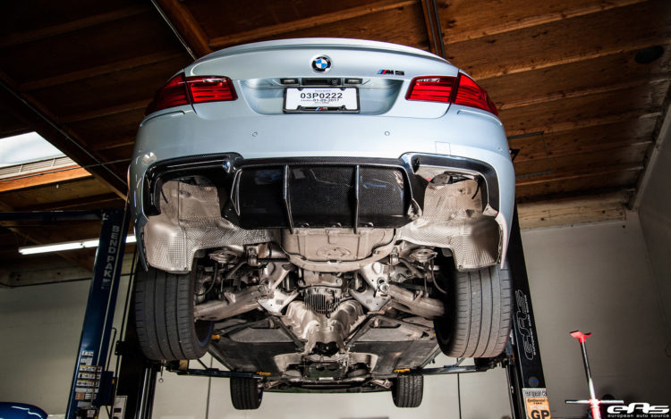 Silverstone BMW M5 With Blue Wheels A Custom Exhaust Installed 8 750x469
