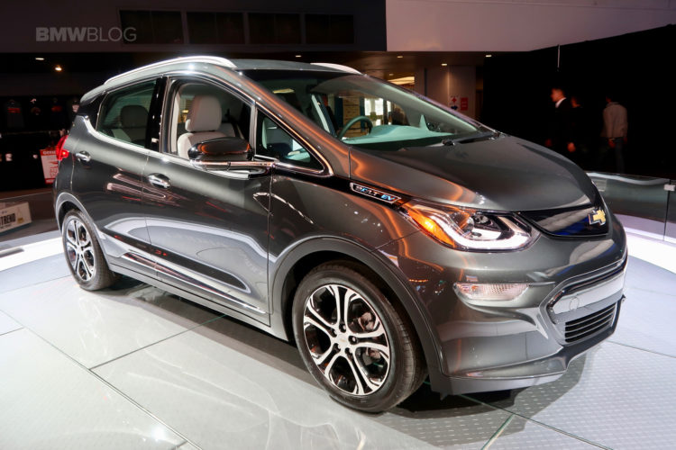 2017 Chevrolet Bolt wins North American Car of the Year