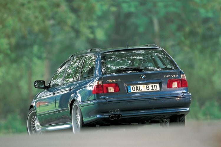 BMW ALPINA B10 V8 Touring In Rare Spec Comes Up For Sale