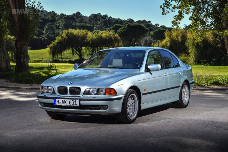 1997 BMW 523i video features mint condition E39 with only 20,600 miles