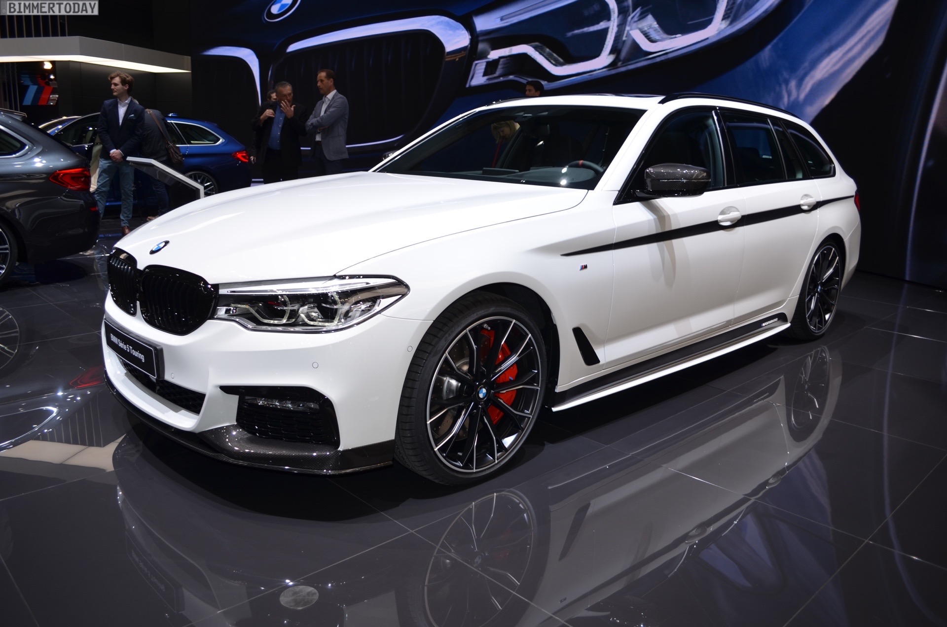 2017 Geneva: BMW 5 Series Touring debuts with M Performance Parts