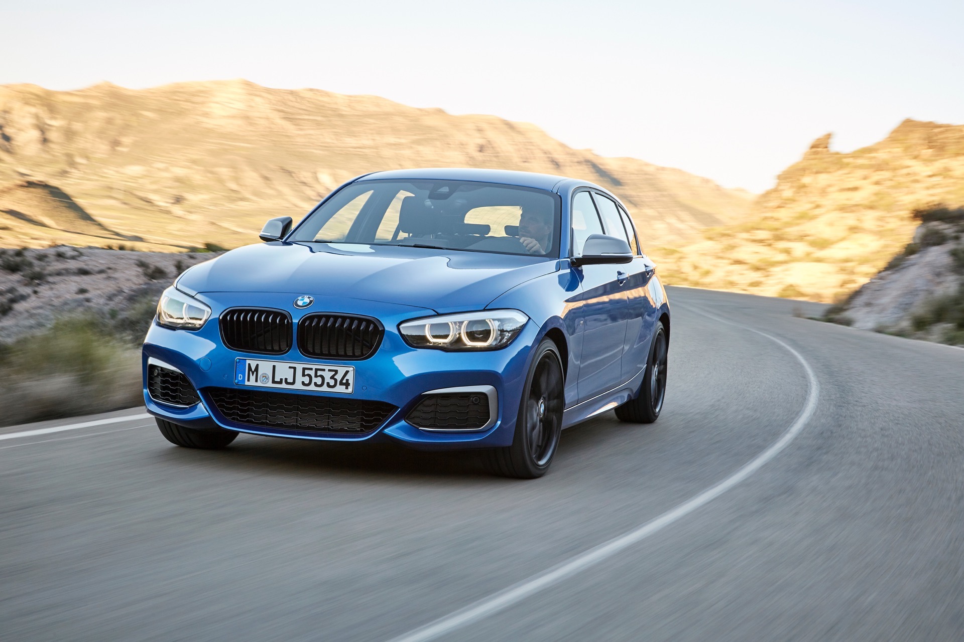 Video Refreshed 2017 BMW 1 Series Official Launch Film