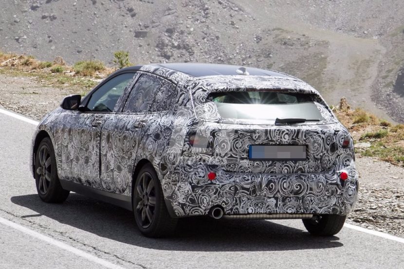 Front-wheel drive BMW 1 Series spotted in motion
