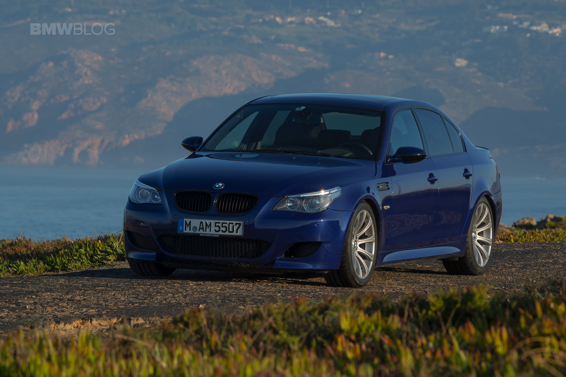 BMW E60 M5 review - see why it has the best M engine ever!