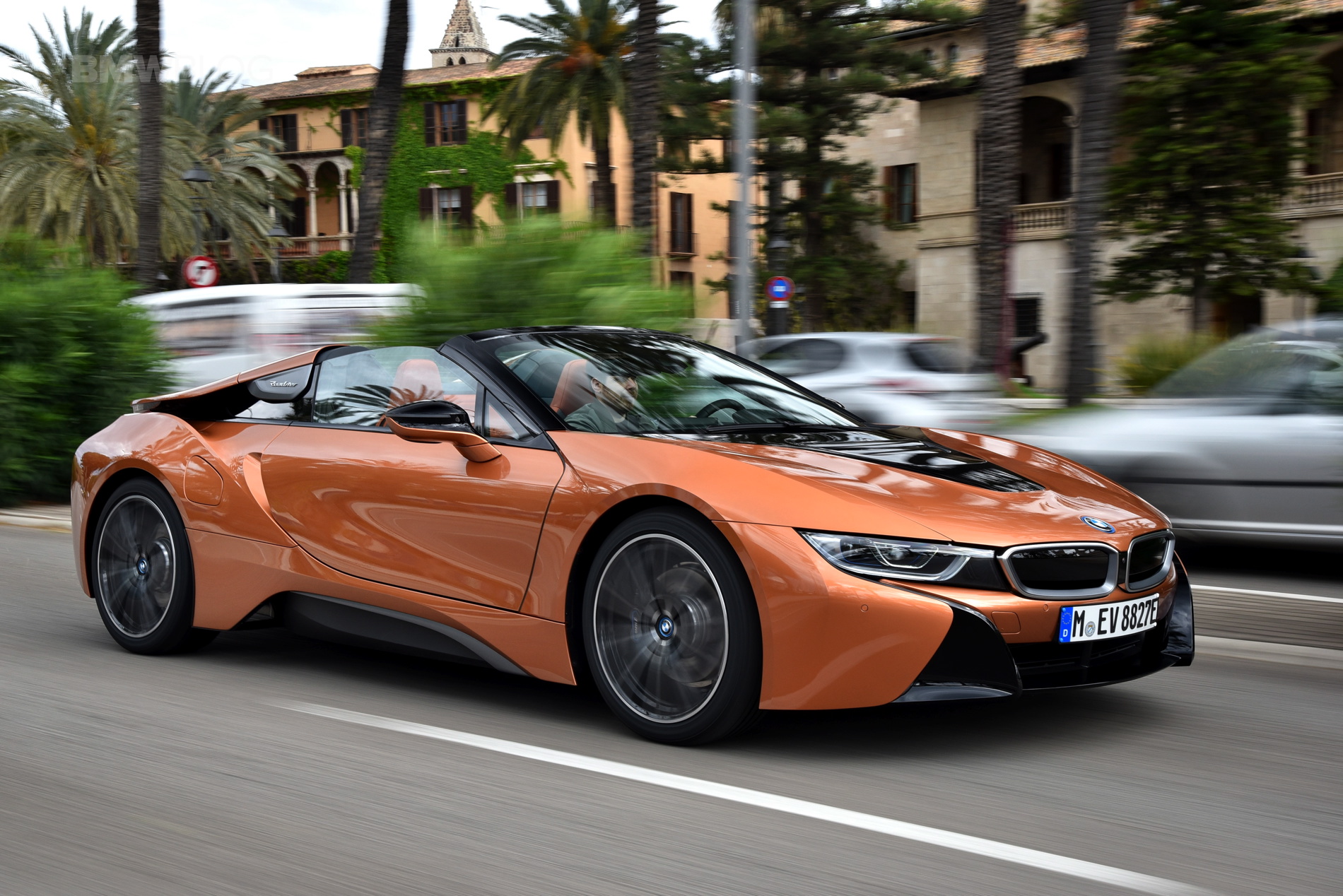 2018 BMW i8 Roadster review 11