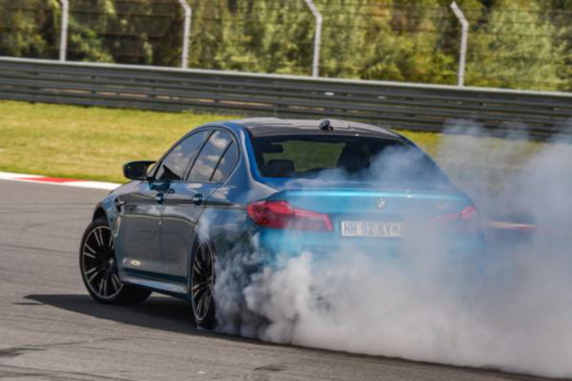 BMW M5 Drifts Flat-Out In Fifth Gear
