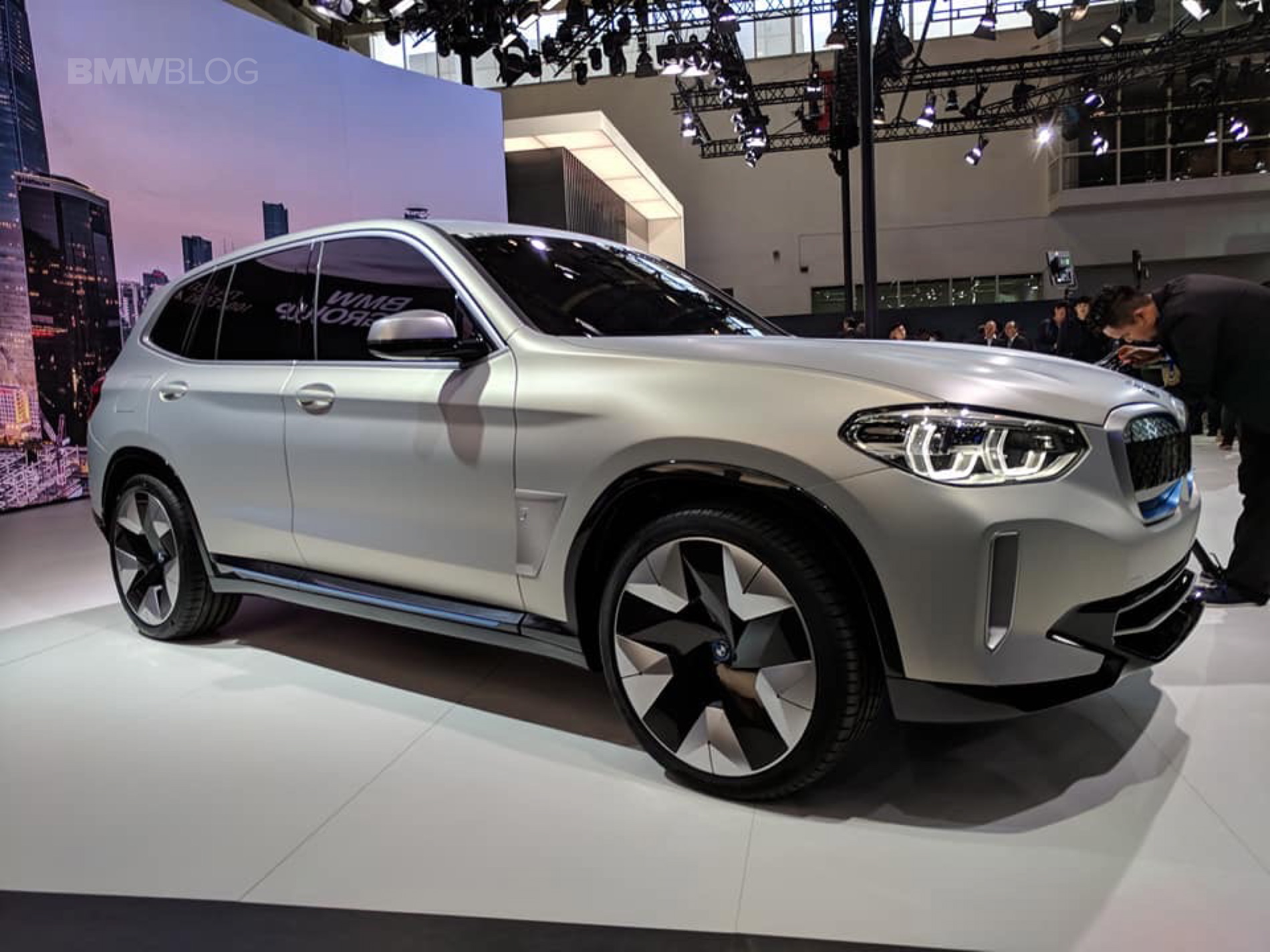 BMW iX3 Concept Beijing 11