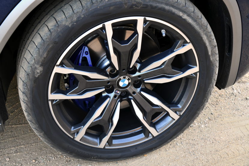 BMW X4 Phytonic Blue 30 830x553
