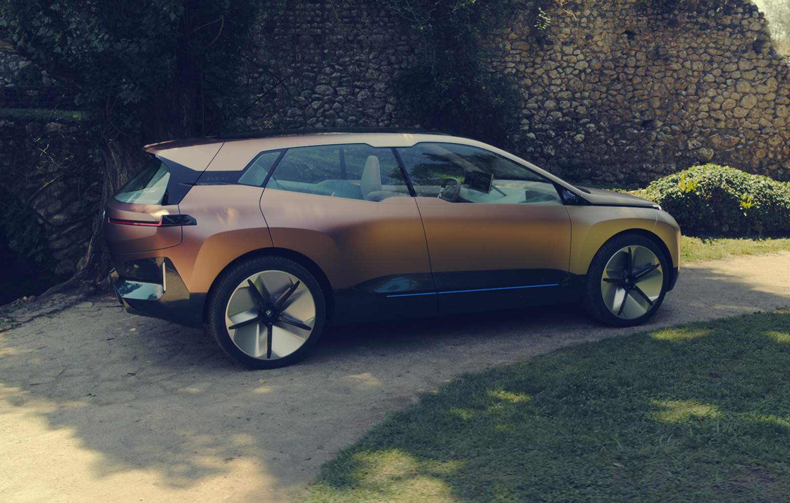 BMW Vision iNEXT Concept 5