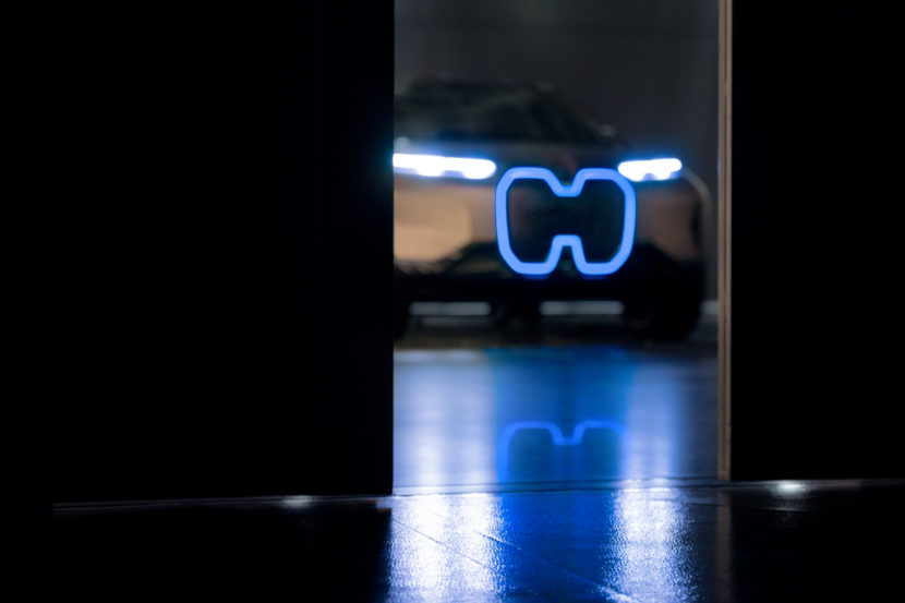 BMW Vision iNEXT shows its face in latest teaser