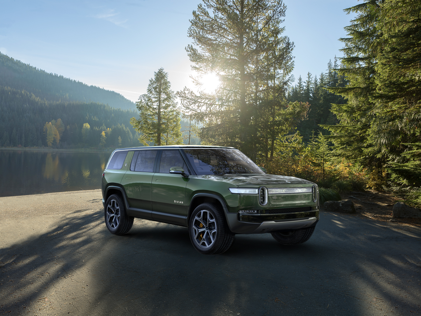 Finding the Right Electrical Vehicle – Features, Cost & Availability to Consider When Deciding Between Rivian R1S and IX M60.