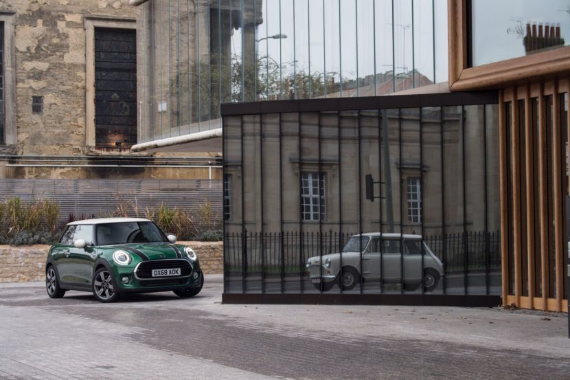 MINI 60 Years Edition Celebrates Brand's Anniversary in Special Way
