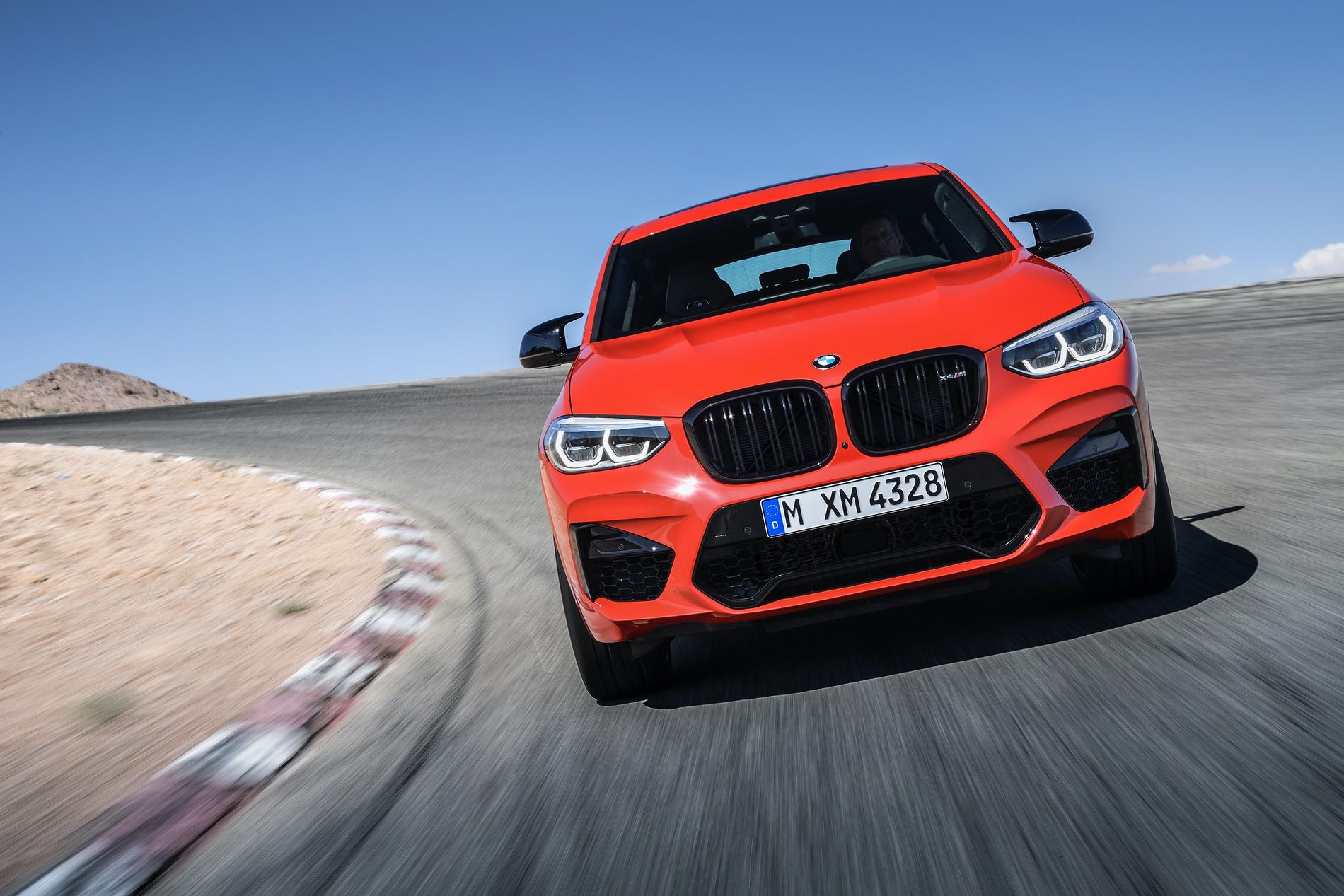 BMW X4M Competition exterior 05