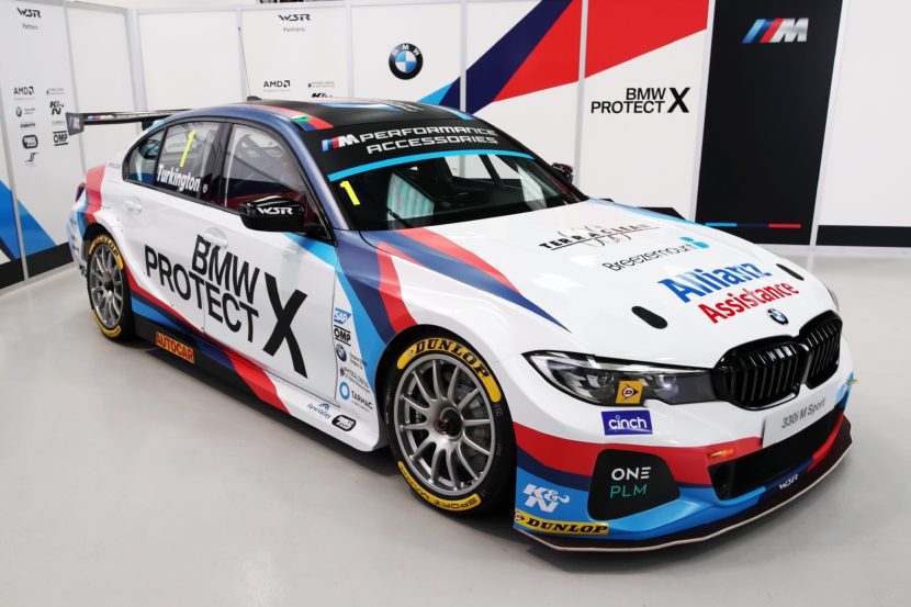 BMW 330i Posts Double Win in BTCC at Donnington