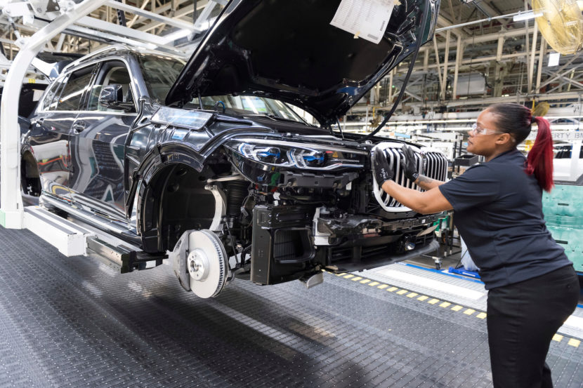 Video: Check Out the BMW X7 Production Line