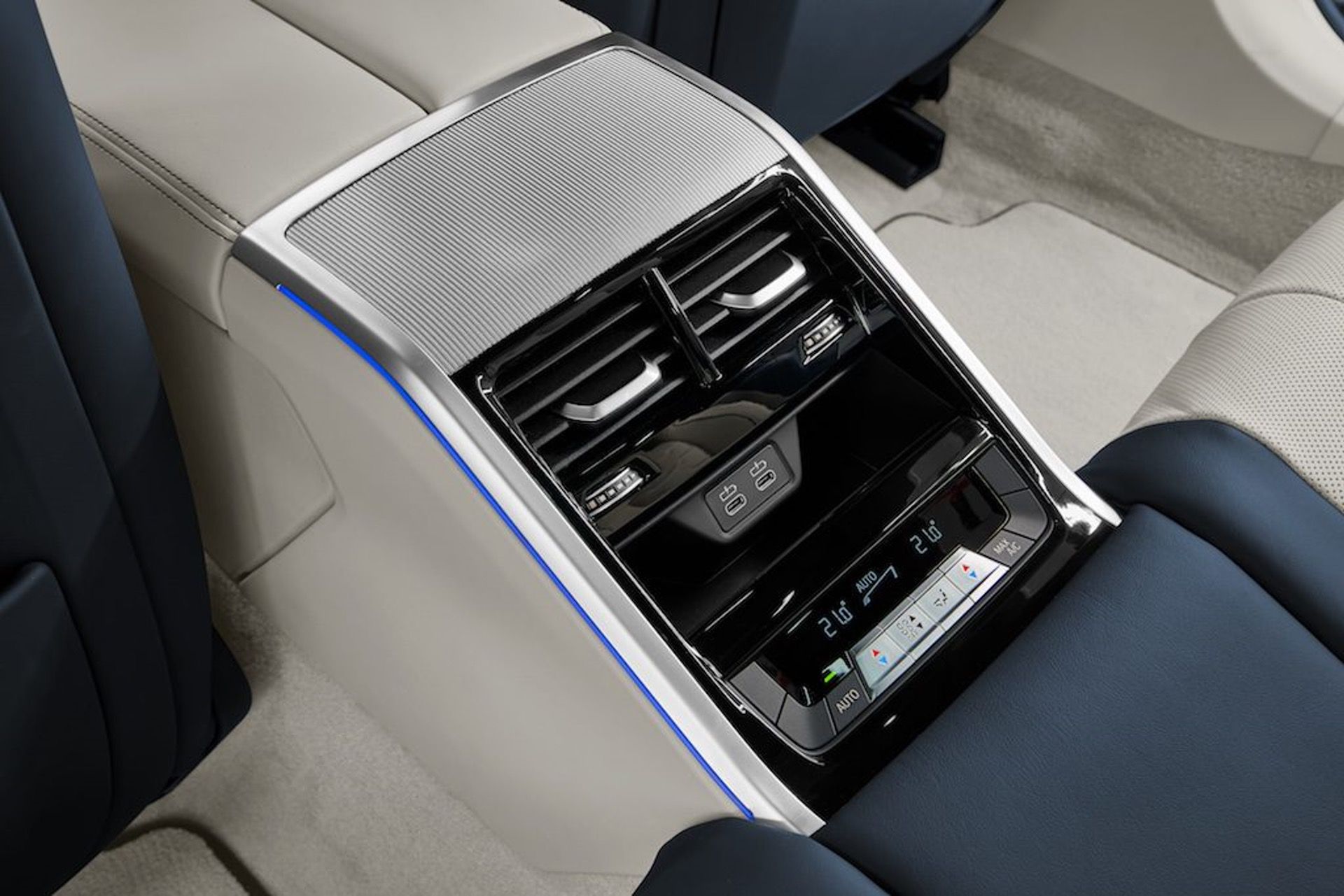 BMW-8-Series-Gran-Coupe-interior-04.jpg
