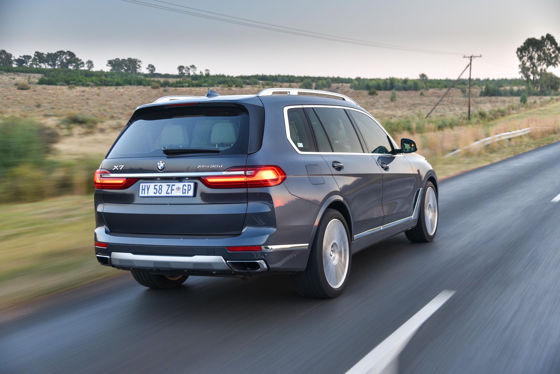 VIDEO REVIEW: BMW X7 xDrive50i -- Better Than a 7 Series