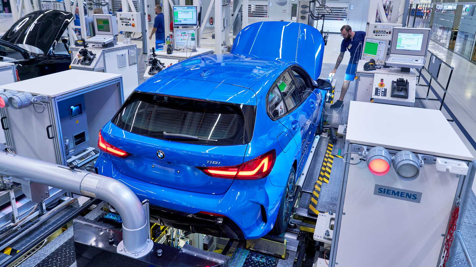 2020 bmw 1 series production at leipzig factory4