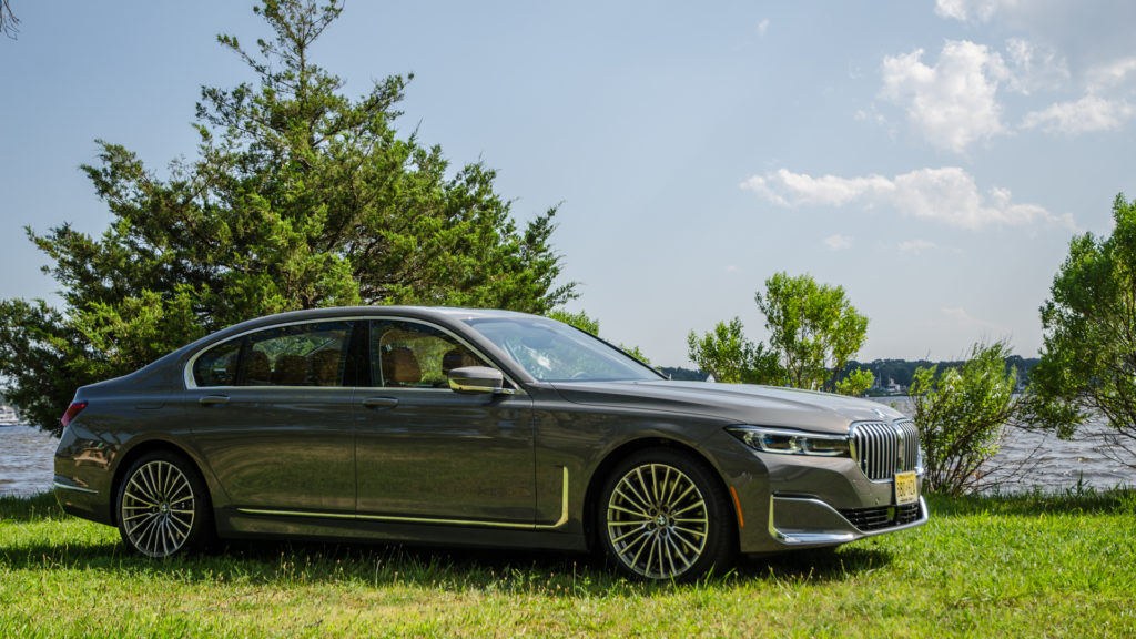 Video: Check Out the BMW 750i Do 155 MPH in 25 seconds