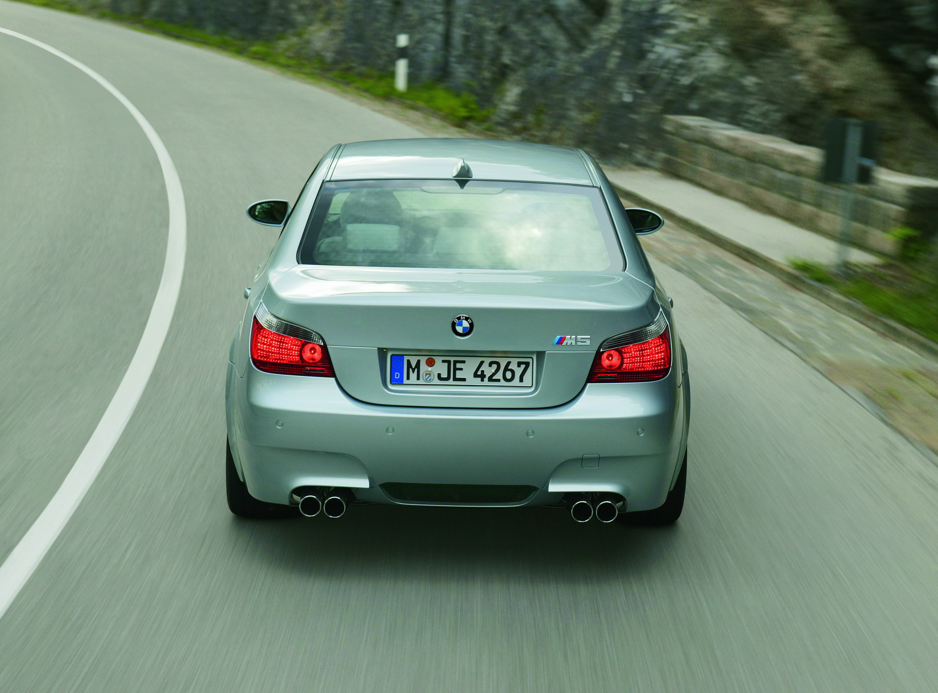 Marquee Loudspeaker constantly BMW M5 E60 Puts V10 Engine To Work In High-Speed Autobahn Run