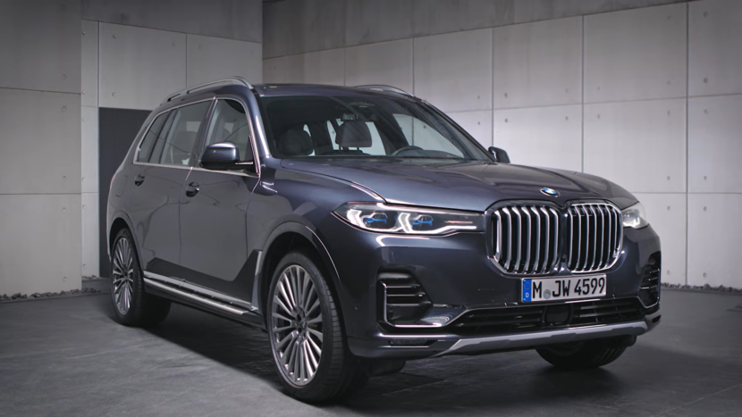 Arctic Grey BMW X7 Design Pure Excellence G07