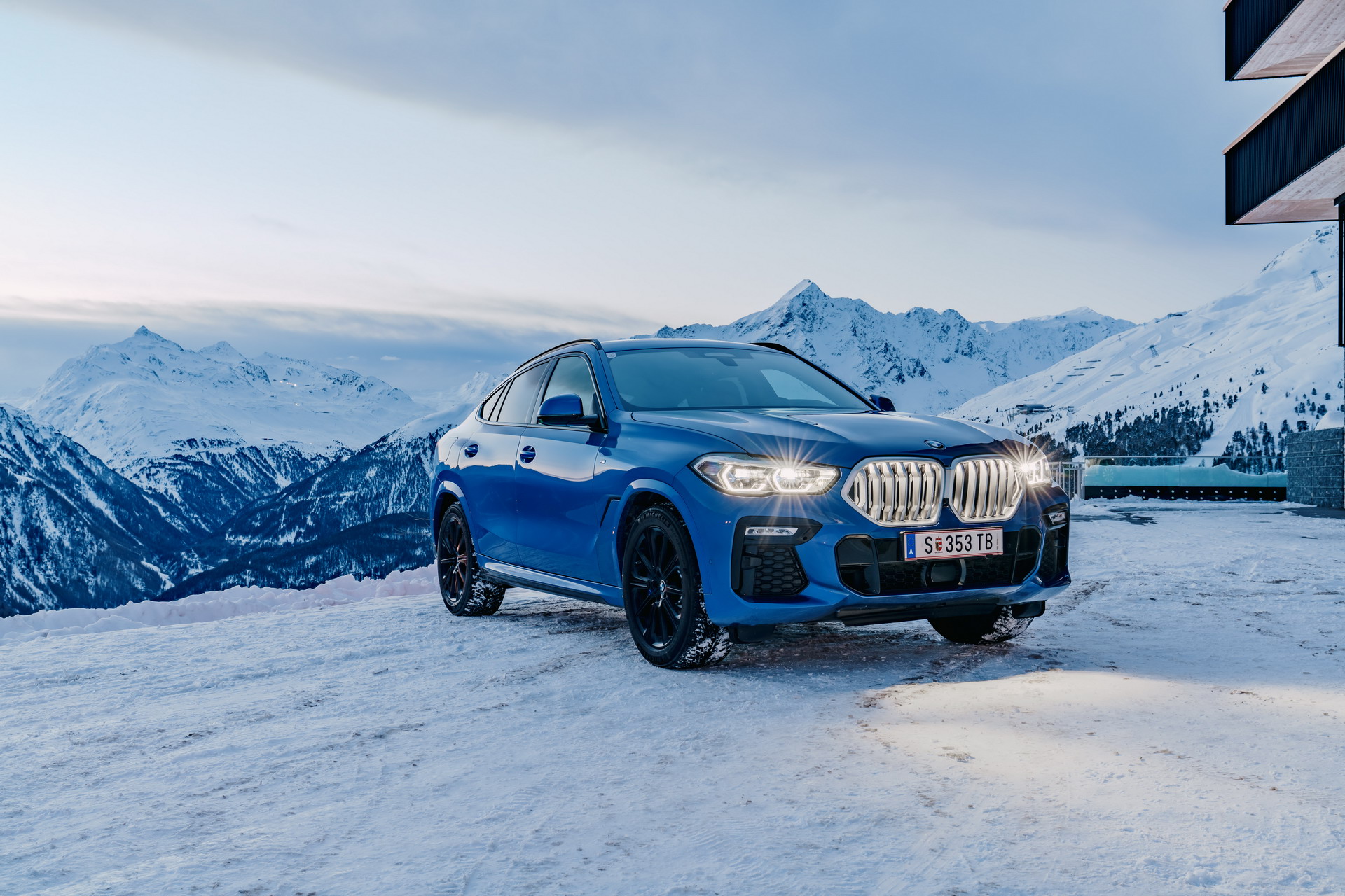The new X6 and 8 Series Gran Coupe in Solden 24