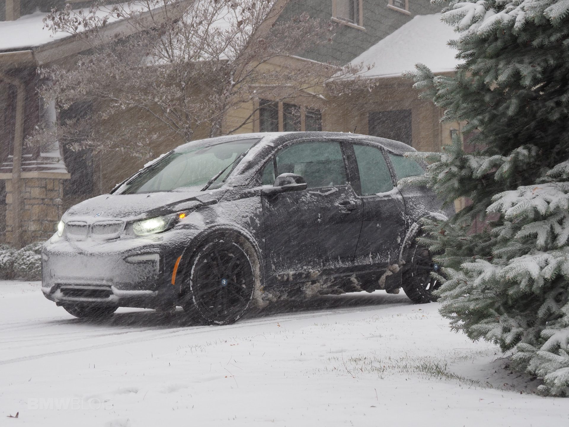 2020 BMW i3 winter test drive review 09