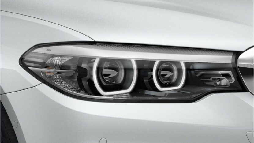BMW LED lights with adaptive function on G30 5 Series