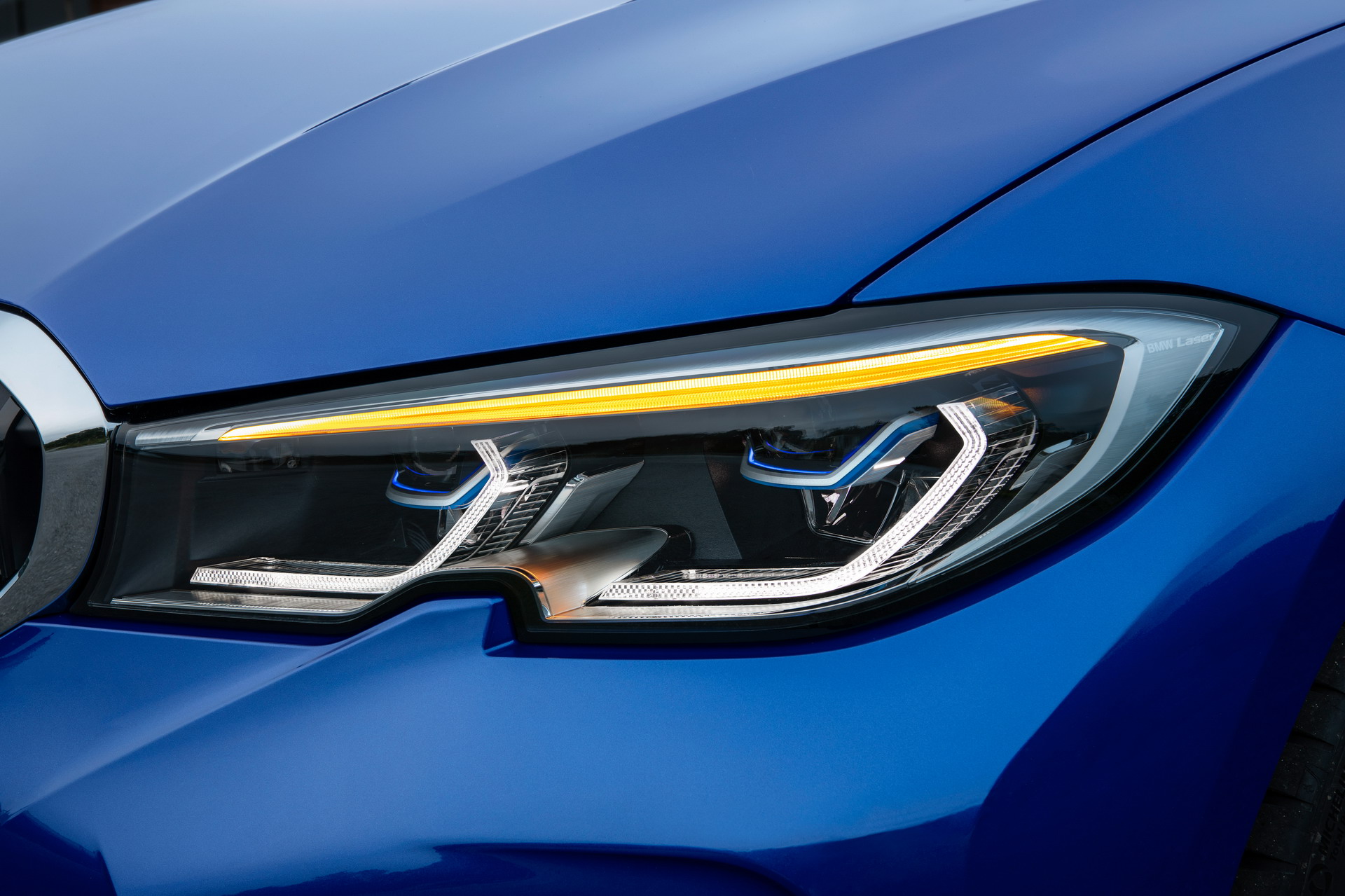 GUIDE: The Different BMW Headlights Technologies Explained