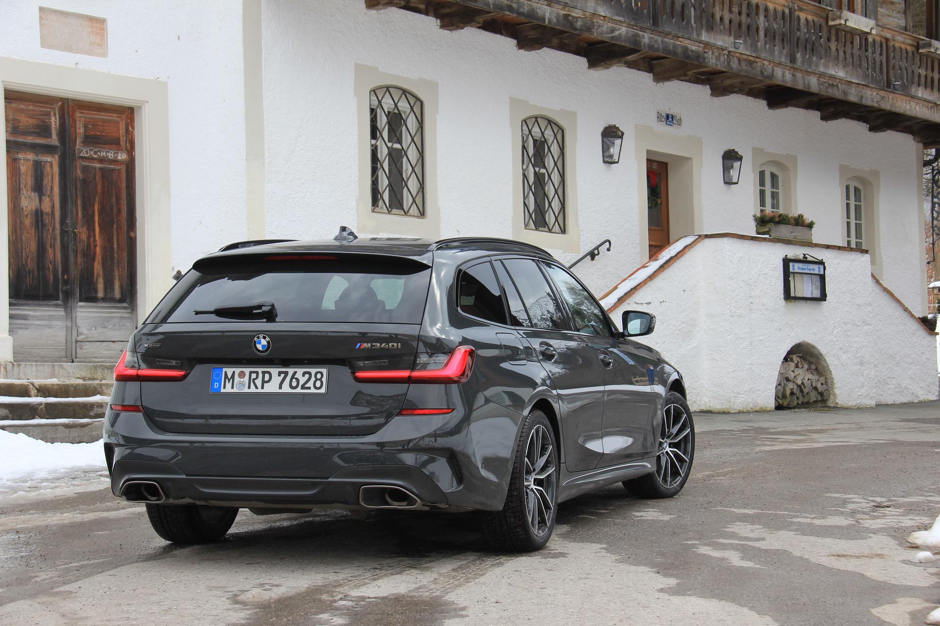 2020 BMW M340i Touring test drive 24