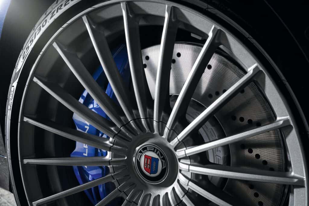 Alpine Rims Front View The principle of 20 spokes : History of the ALPINA wheel design