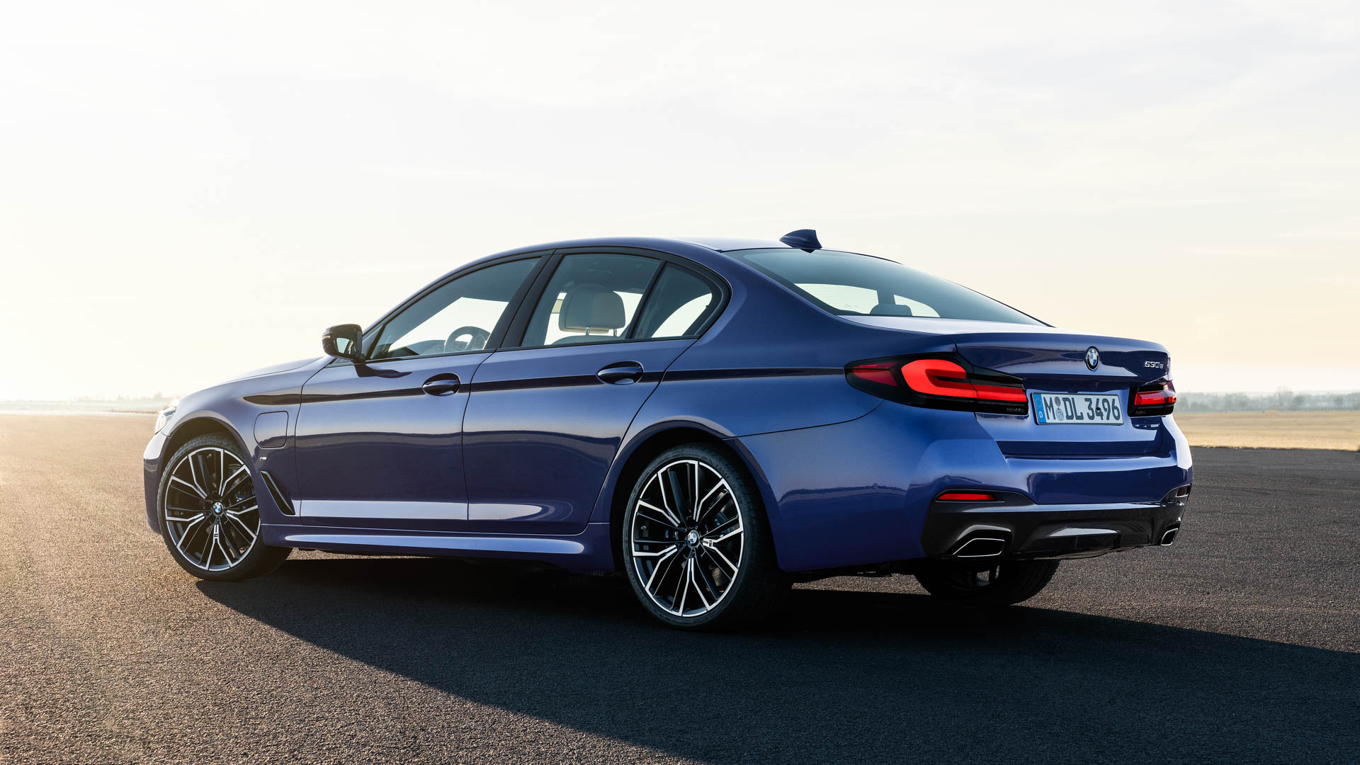 https://cdn.bmwblog.com/wp-content/uploads/2020/05/BMW-5-Series-LCI-vs-Audi-A6-9.jpg