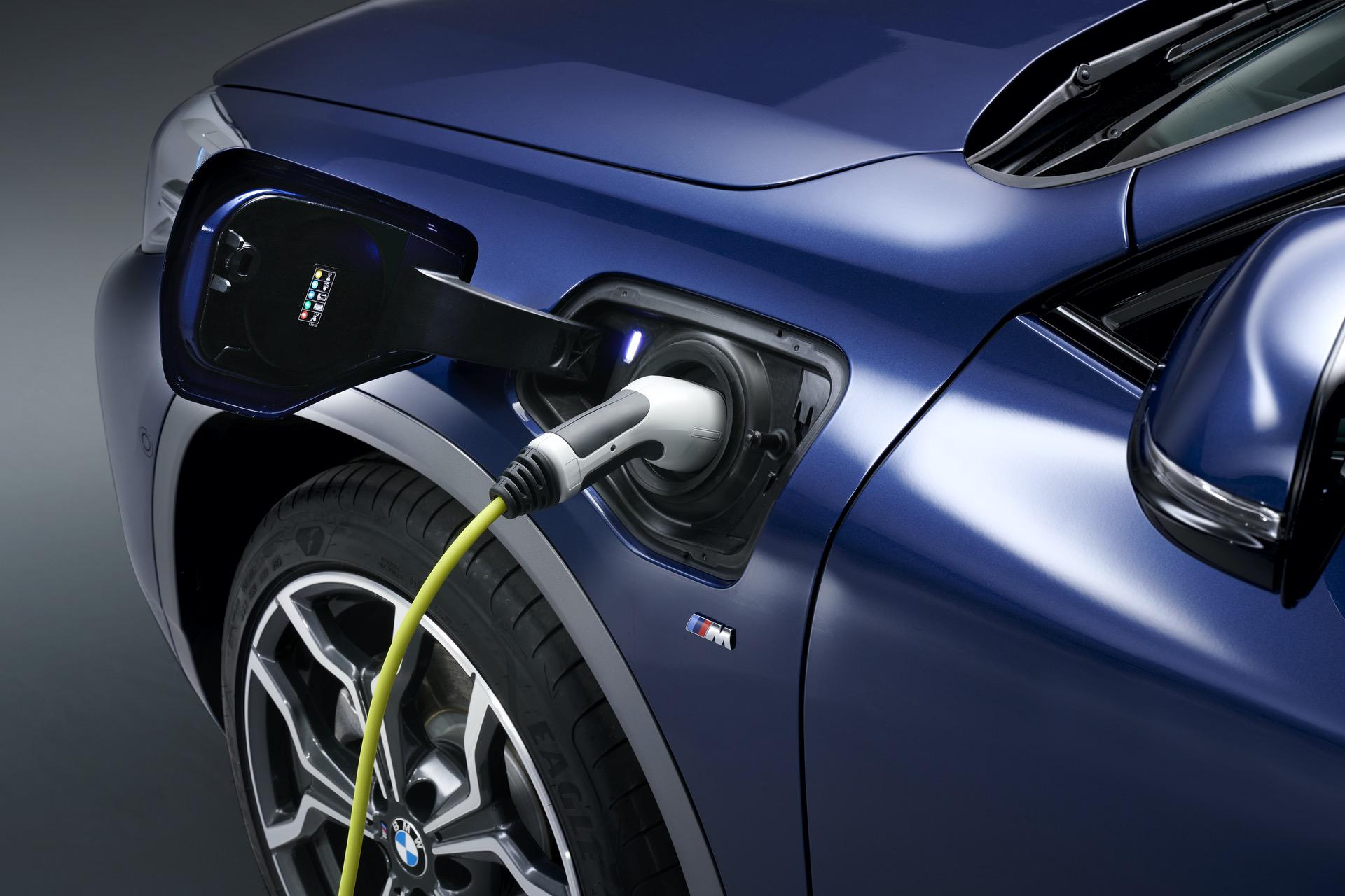 Self-charging hybrid vs. Plug-In Hybrid – What’s The difference