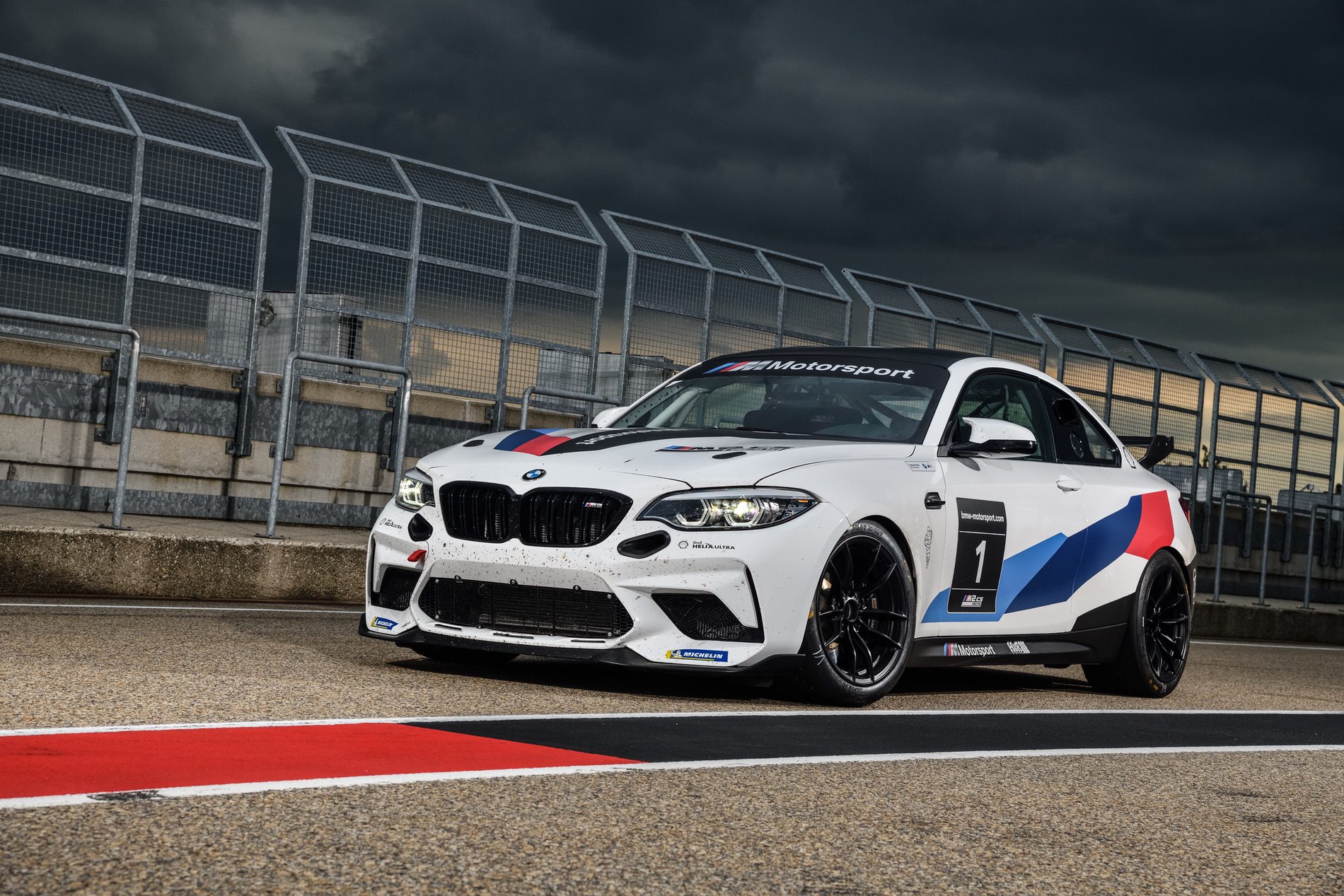 BMW M2 CS Racing track tested 01
