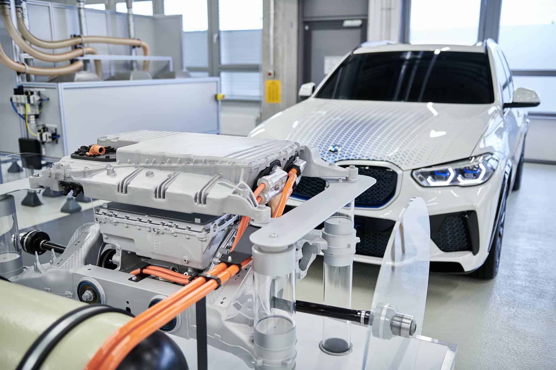 BMW X5 fuel cell 2022 01
