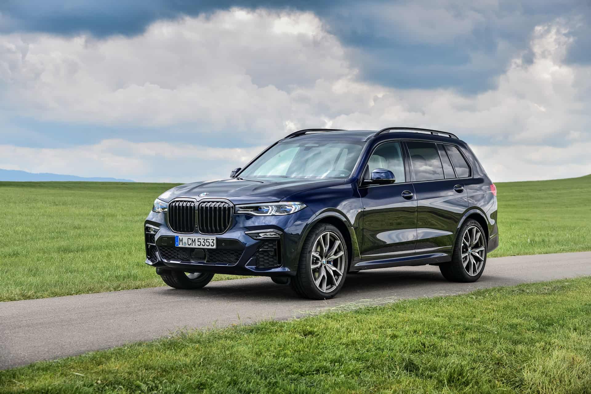 Bmw X7 M50I Tanzanite Blue : 2020 BMW X5 M Competition featured in