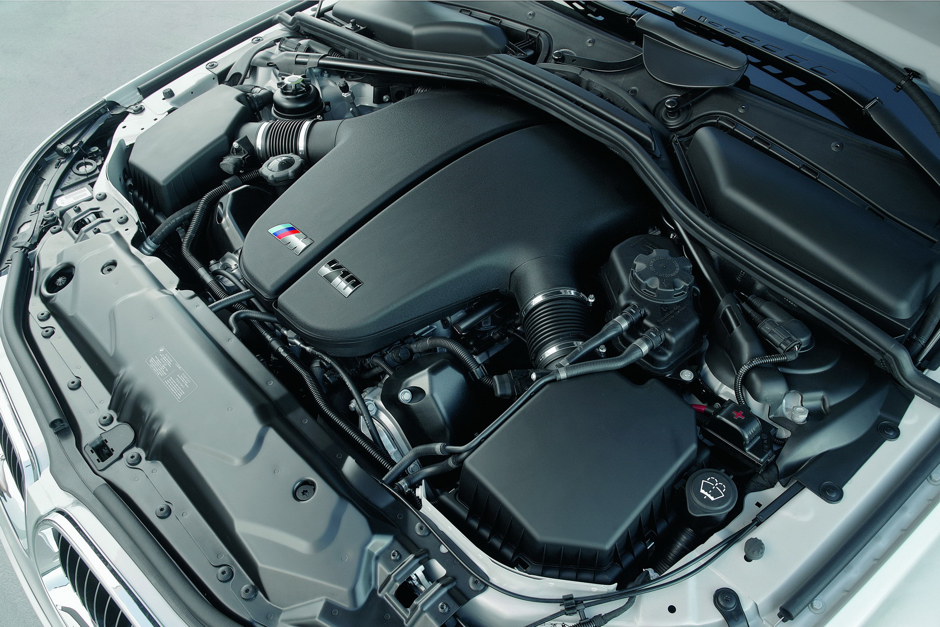The BMW S85 V10 engine 10