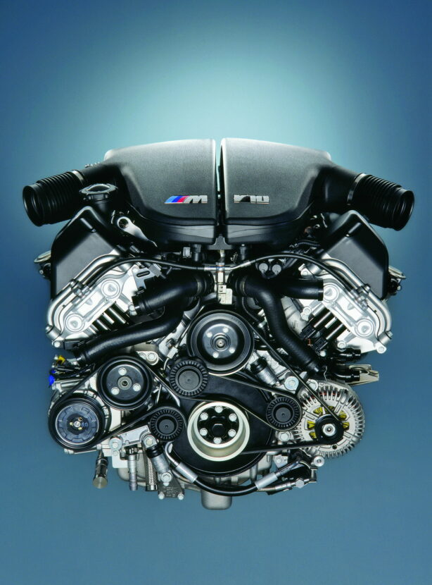 The BMW S85 V10 engine 2 614x830