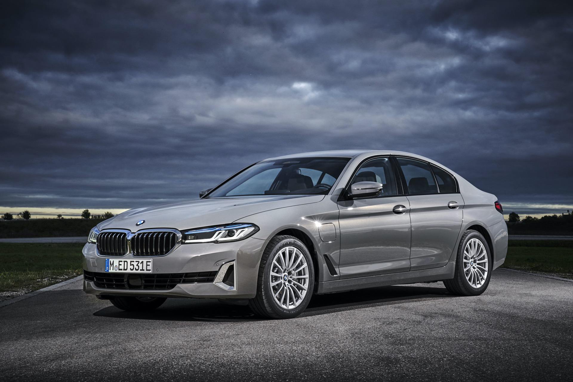 2021 BMW 530e Facelift - New Photo Gallery