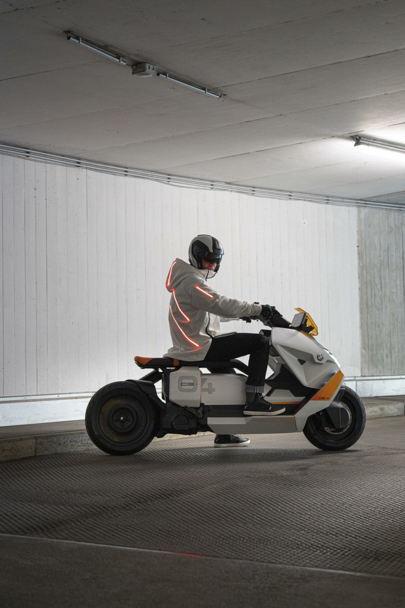 BMW Motorrad Definition CE 04 - Commute In Purely Electric Fashion