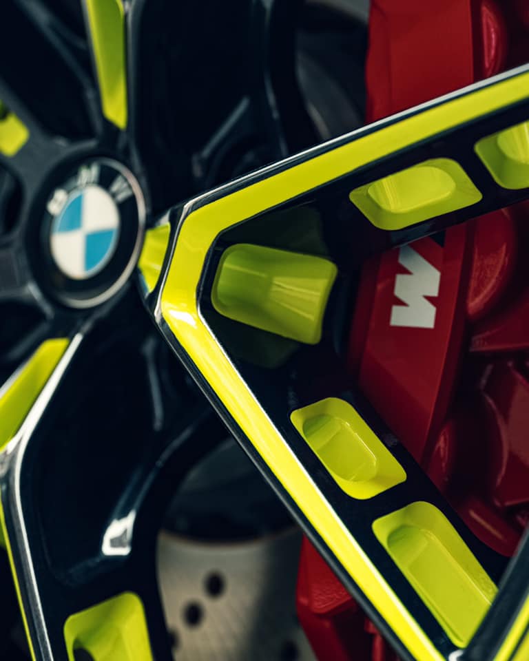  El nuevo volante M Performance de BMW tendrá a los espectadores verdes de envidia