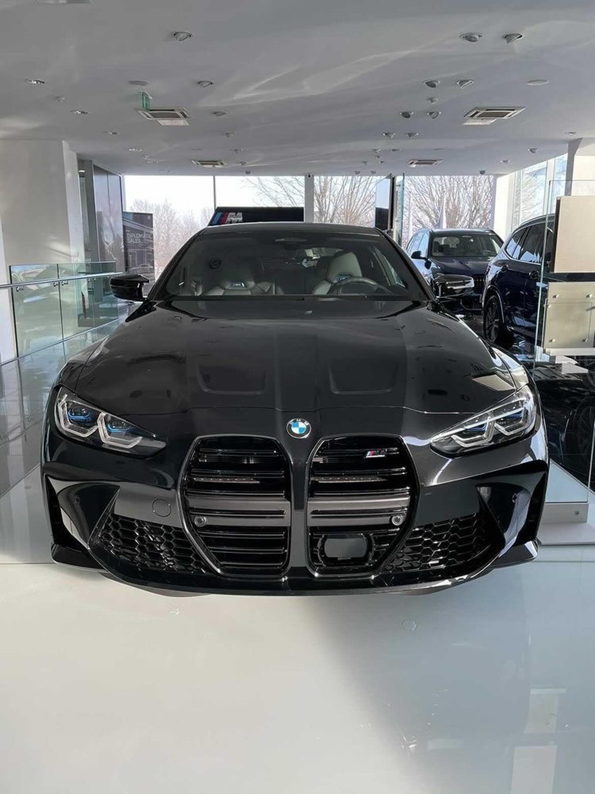 New Photos Of The 2021 Bmw M4 In Sapphire Black Metallic